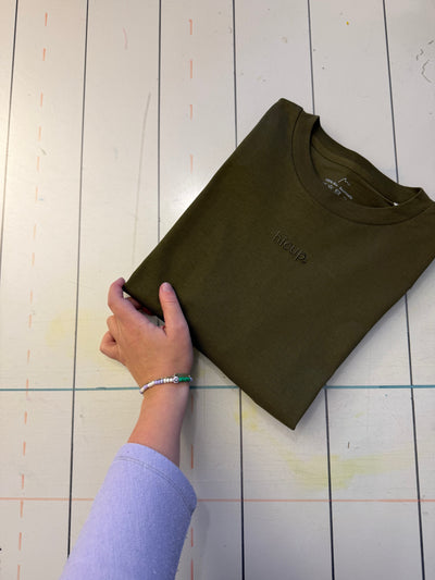 LONGSLEEVE.OLIVE
